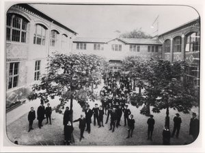 阿尔萨斯的学校，1883-89